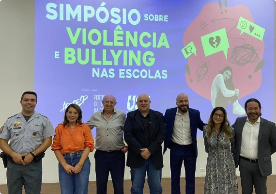 Imagem referente a ação Simpósio sobre Violência e Bullying nas Escolas